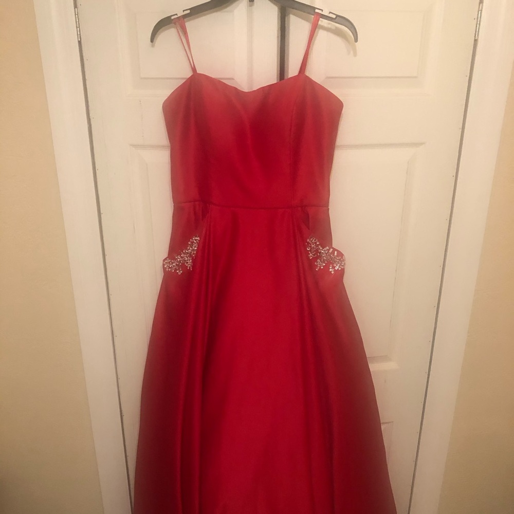 Blondie nites by Stacy Skiar size 11 color Red